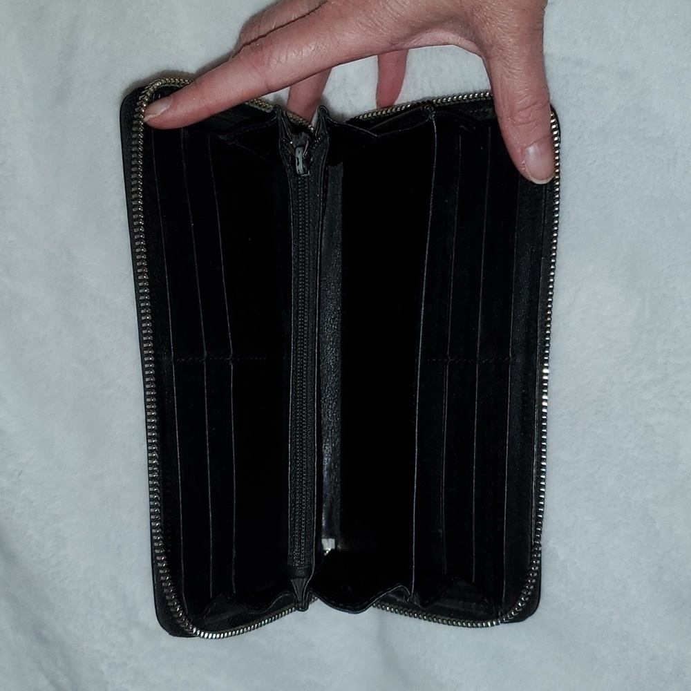 Gucci Zip Around Long Wallet - Picture 7 of 16